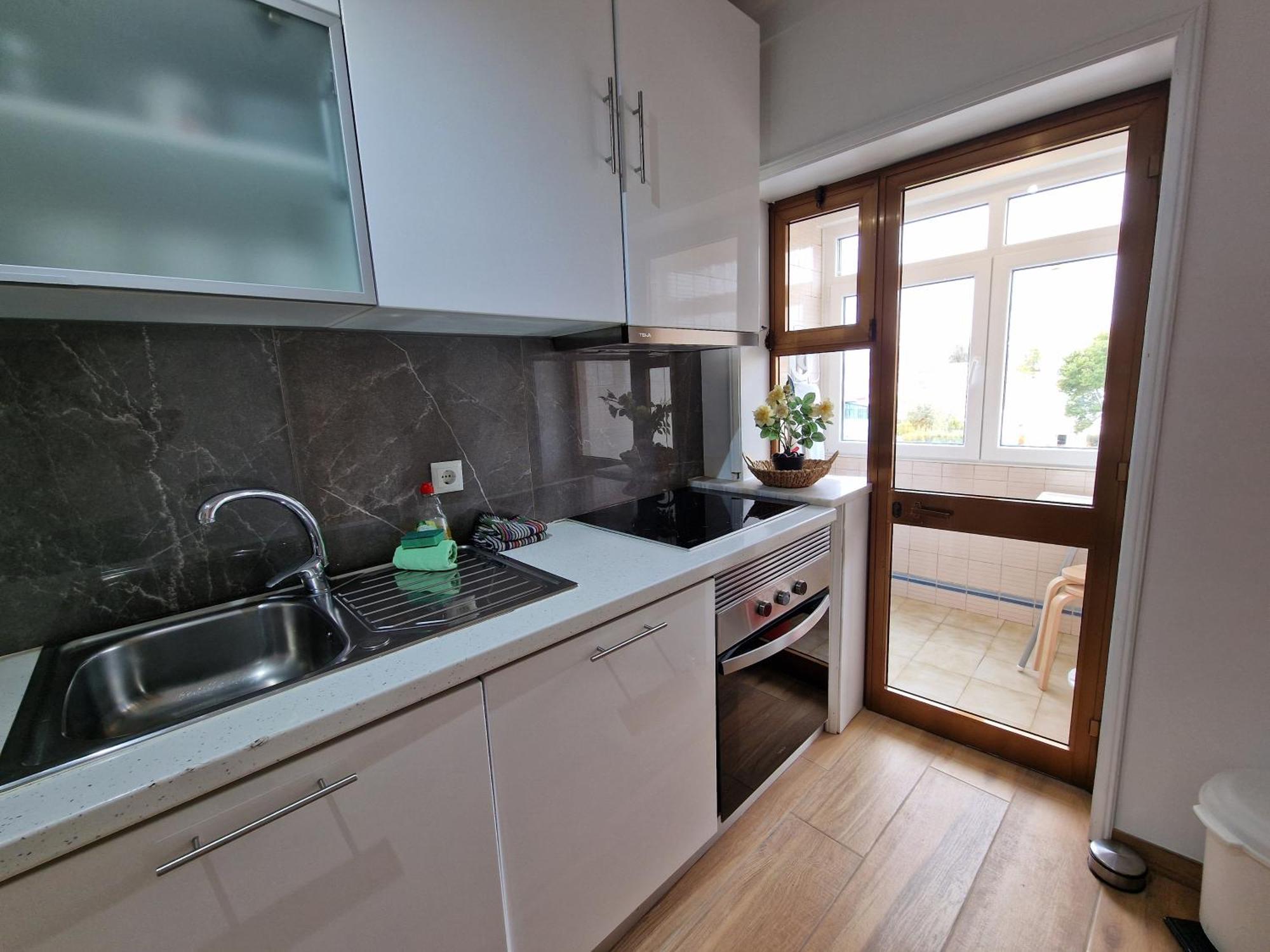 Cozy With Terrace, Air Cond, Free Parking, By With Lda Apartment