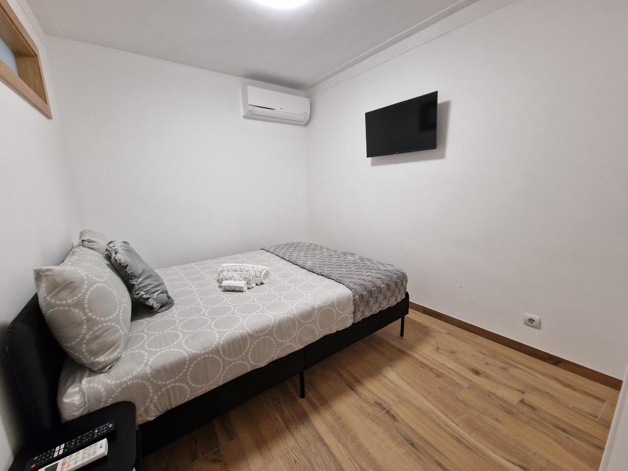 Cozy With Terrace, Air Cond, Free Parking, By With Lda Apartment *