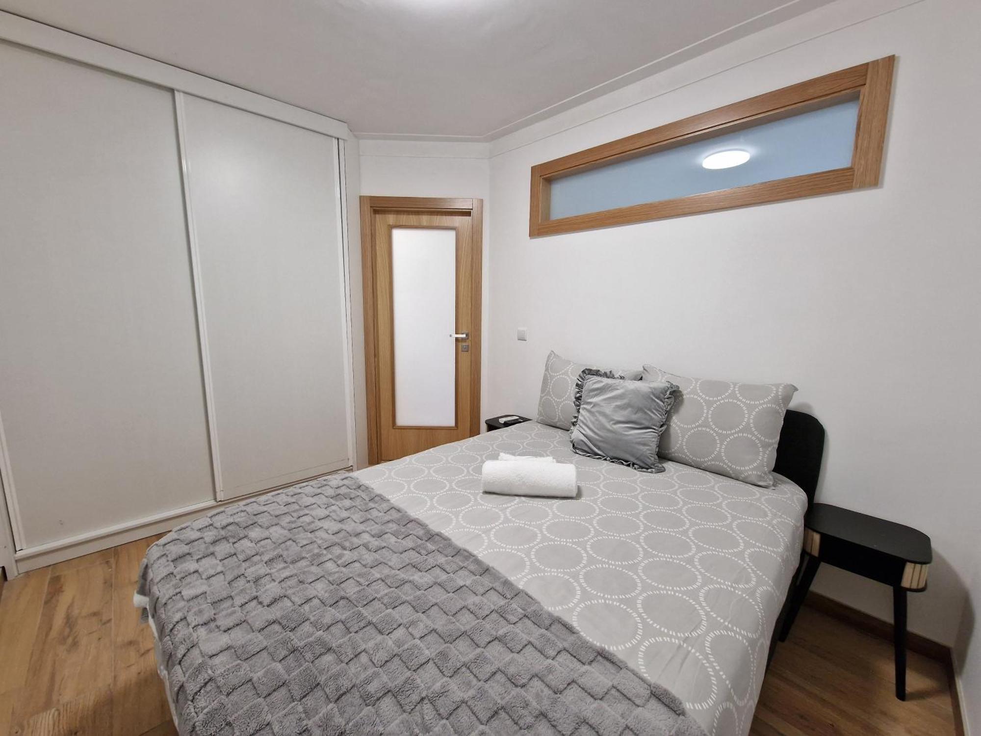 Cozy With Terrace, Air Cond, Free Parking, By With Lda Apartment Porto